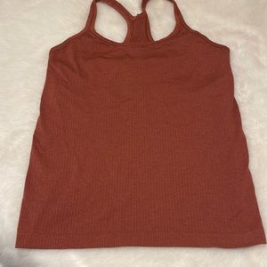 Lululemon top
